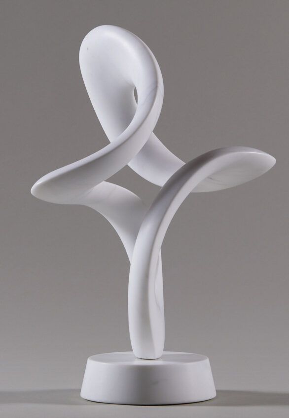 Richard Erdman marble sculpture "Luni"